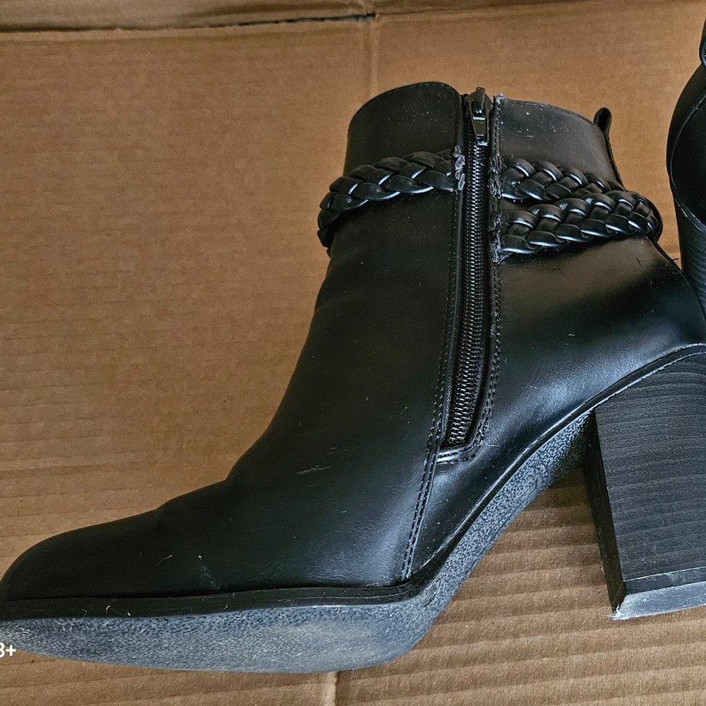 American Eagle Black Leather Ankle Boots - Size 9W - Used only twice